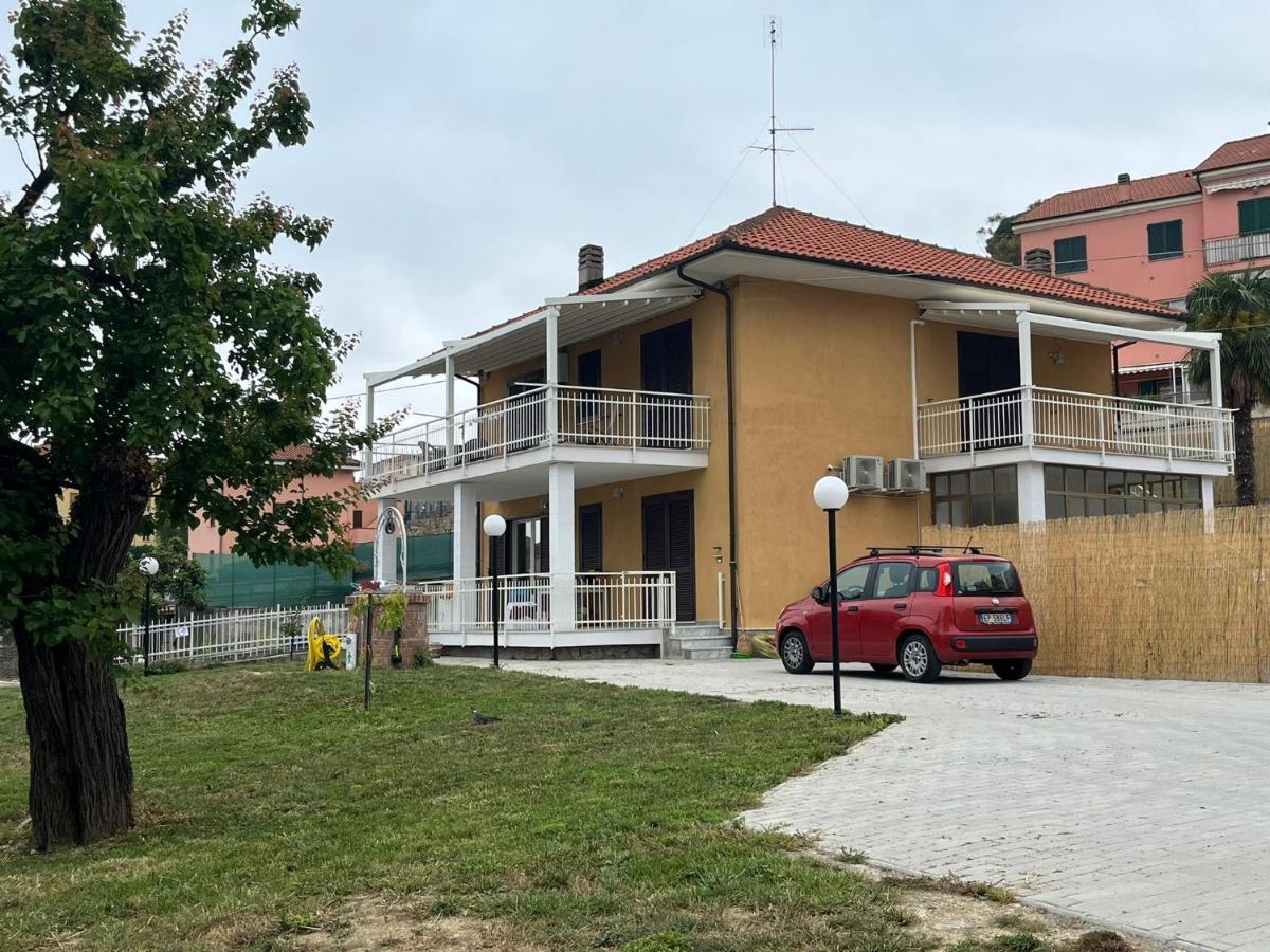 Il Gattino Di Porto - Apt 5 - Bilocale Terrazzo Piscina Imperia Bagian luar foto