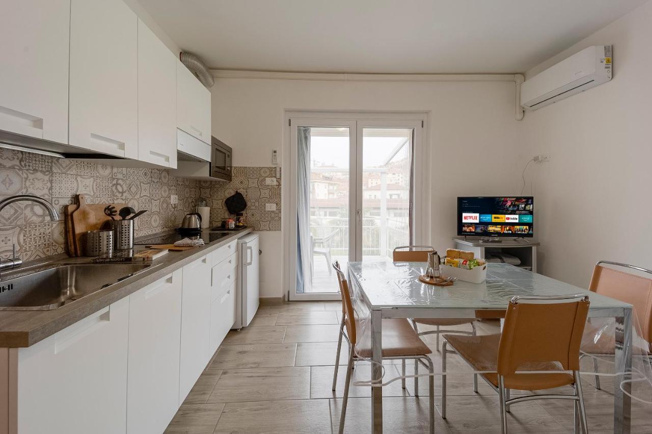 Il Gattino Di Porto - Apt 5 - Bilocale Terrazzo Piscina Imperia Bagian luar foto